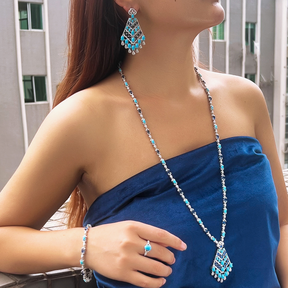 Ethnic Fashion Dubai - CWWZircons, 4 piezas, elegante collar largo